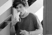 Hazza z bananem (gif) <3