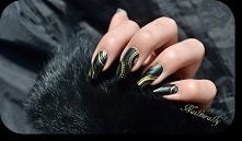 nails