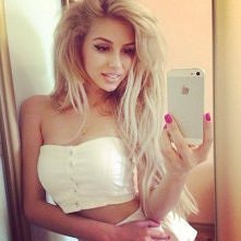 co o niej myślicie? nie za plastikowa? mi się podobają bardzo włosy <3