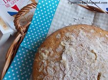 FRANCUSKIE CIASTO JOGURTOWE 

Składniki:
- 2 kubeczki jogurtu naturalnego (jeden o pojemności 150 g) - kubeczki te wykorzystamy do odmierzania pozostałych składników,
- 2 jajka,...