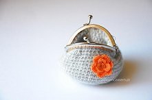 Mały szydełkowy portfelik na monety