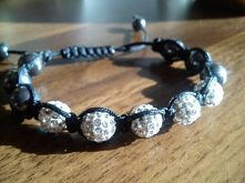 bransoletka :) kto taką pos...