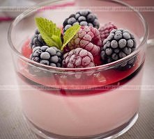 Poziomkowe ptasie mleczko