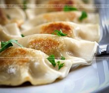 Pierogi z jajkami na twardo i suszonymi grzybami