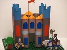 Zamek z rolek po papierze t...