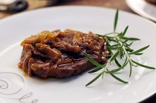 Coś dla mięsożerców - ligawa w sosie piwnym z rozmarynem