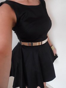 klasyczna mała czarns