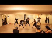 2:40 sweet baby jesus! chce tam byc XD

KIM HYUN JOONG  ROUND 3 - Unbreakable