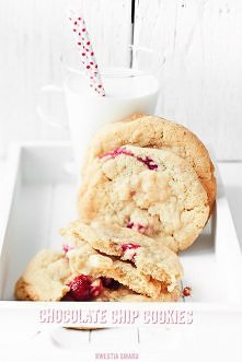 •	100 g masła
•	1 szklanka (150 g) mąki pszennej
•	1/3 łyżeczki soli (najlepiej grubo zmielonej w młynku)
•	1/3 łyżeczki sody oczyszczonej
•	1/2 szklanki wiórków kokosowych (lub...