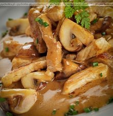 Gulasz cielęcy z pieczarkami