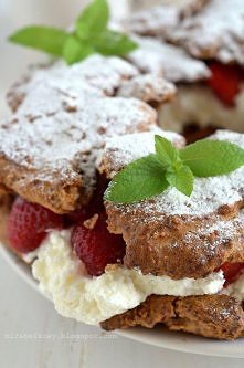 "Orzechowy wieniec z t...