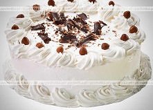 Tort z różnych rodzajów ciasta