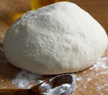 CIASTO NA PIZZĘ MAGDY GESSLER 
Przepis Magdy Gessler
 
Składniki:
- 340 g mąk...