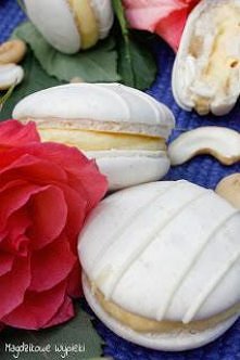Magdzikowe Wypieki: Orzechowe macarons z kremem cytrynowym