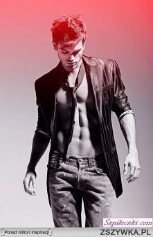 POSZUKIWANY! 
Jeśli ktoś widział takiego Pana bądź podobnego proszę w trybie natychmiastowym interweniować MI <3