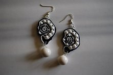 Kolczyki sutasz czarno-białe.