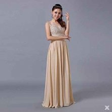 szukam sukienki na studniówkę(tak wstępnie)musi być długa, może któraś z was ma na sprzedaż lub wie gdzie można dostać ładną ?