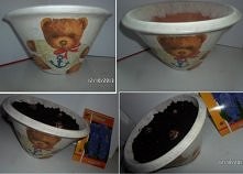 Doniczka zdobiona metodą decoupage. 
Więcej prac na facebooku: Dobrotkaart