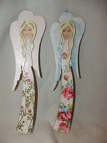 Drewniany Anioł w stylu decoupage