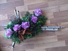wiązanka na grób Brzozowy krzyż 
projekt VanillaDecor