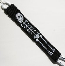 Bransoletka "szkieletor" z muliny tzw. alpha pattern. Więcej w Kate...