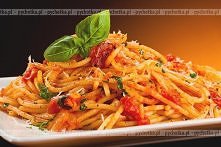 Spaghetti z pomidorowym pesto