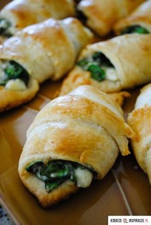 rogaliki ze szpinakiem i fetą