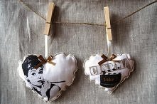 Zestaw zawieszek "cinema".

Kliknij w zdjęcie, aby zobaczyć więcej!