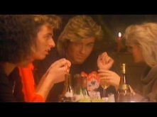 Wham! - Last Christmas..kocham tą piosenkę <3333333 ^^