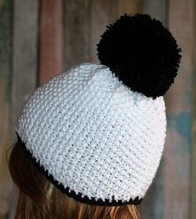 Biało czarna czapka handmade - dostępna w serwisie DaWanda - nick Barabell