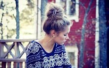 śliczny sweter, śliczna twarz, śliczny kok *.*