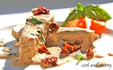 KURCZAK W SOSIE Z BIAŁEGO WINA I SUSZONYCH POMIDORÓW