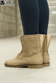 Kliknij w zdjęcie by przejść do sklepu. Na naszym FB odbierz kod na darmową dostawę :)
botki cekiny beżowe buty