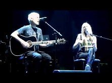 Avril Lavigne Ft. Evan Taubenfeld -- Best Years Of Our Lives (Live in London 20111022).MOV