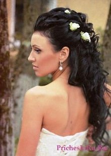 fryzury długie ślubne