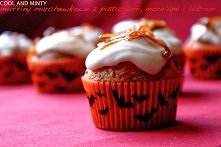 MUFFINKI MARCHEWKOWE Z PISTACJAMI, MORELAMI I LUKREM ŚMIETANKOWYM