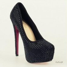 błyszczące szpilki