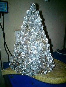 Choinka z modrzewiowych szy...