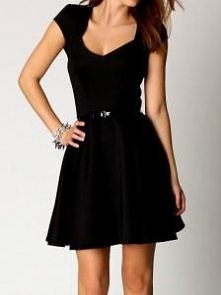 czarna rozkloszowana sukienka