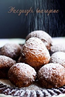 Małe pączki twarogowe