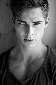 zimno :<<
nagrzej mnie swoi cialem <3
KOCHANY :*