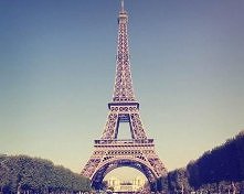 na żywo jest jeszcze piękniejsza <3 polecam paris :D