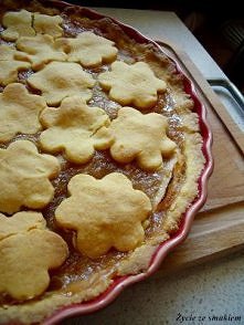 Tarta z jabłkami na spodzie kukurydzianym