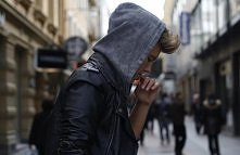 - " przepraszam "
- rozumiem, zresztą wiesz mam to w dupie

Tałi ,,kocham i nienawidzę"