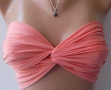 Hand made

stroj kapielowy czrwony
bandazowy, przeplatany
tył wiazany
odpiana...