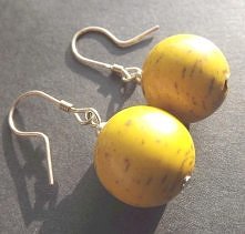 kolczyki z żółtym howlitem