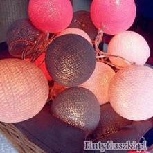 Delikatne światło, magiczne połączenie różu i szarości.