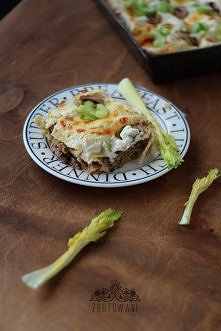 Lasagne z tuńczykiem, pieczarkami i selerem naciowym
