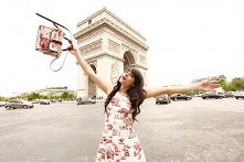 Jak ona to nosi?

Świat okiem francuskiej bloggerki The Cherry Blossom Girl. 

Więcej w ModaCafe!