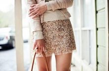 Złoto teraz w modzie. Co sądzicie o spódnicy w takim kolorze?